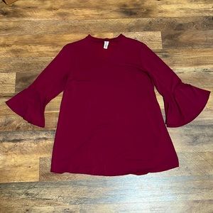 3/4 sleeve▪️maroon blouse▪️lightly worn▪️great condition